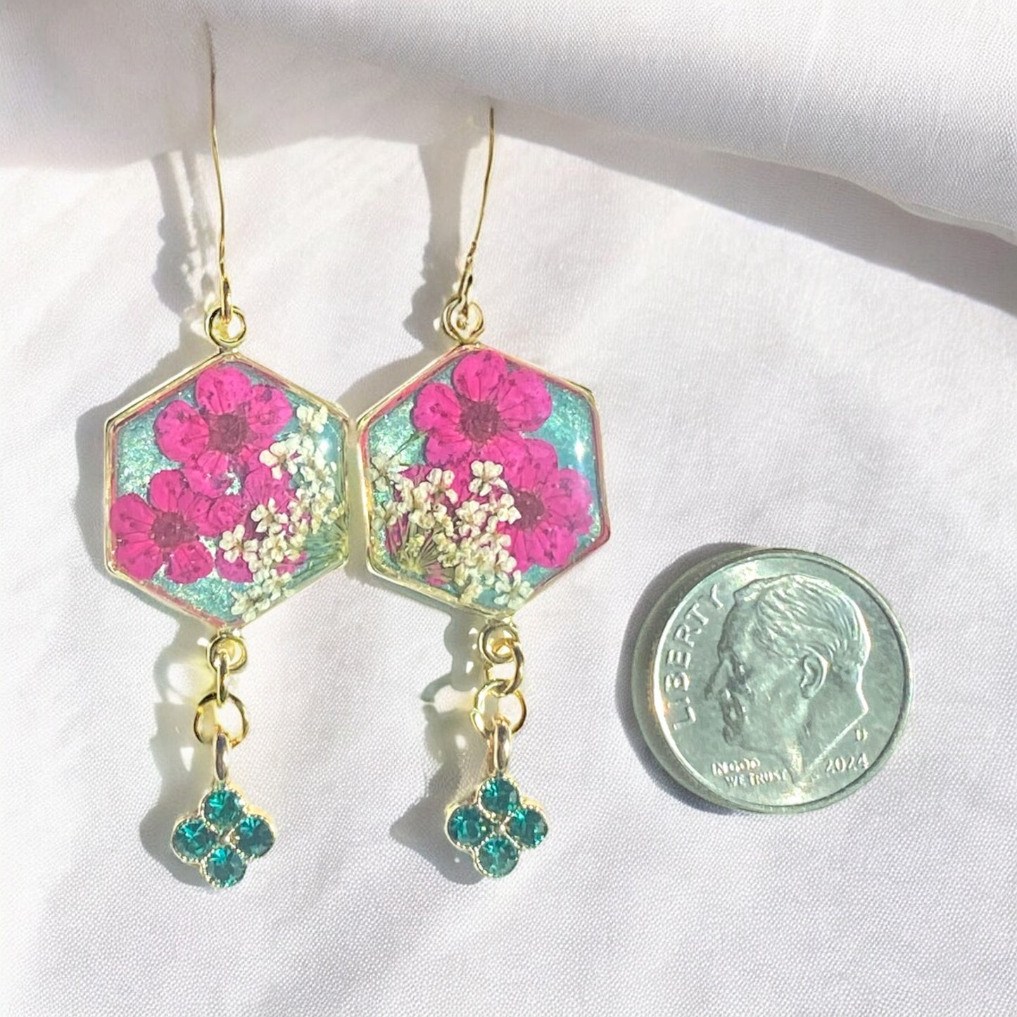 Teal Colored Mica Powder with Hot Pink Plum Blossoms, Queen Anne’s Lace and a Rhinestone Charm
