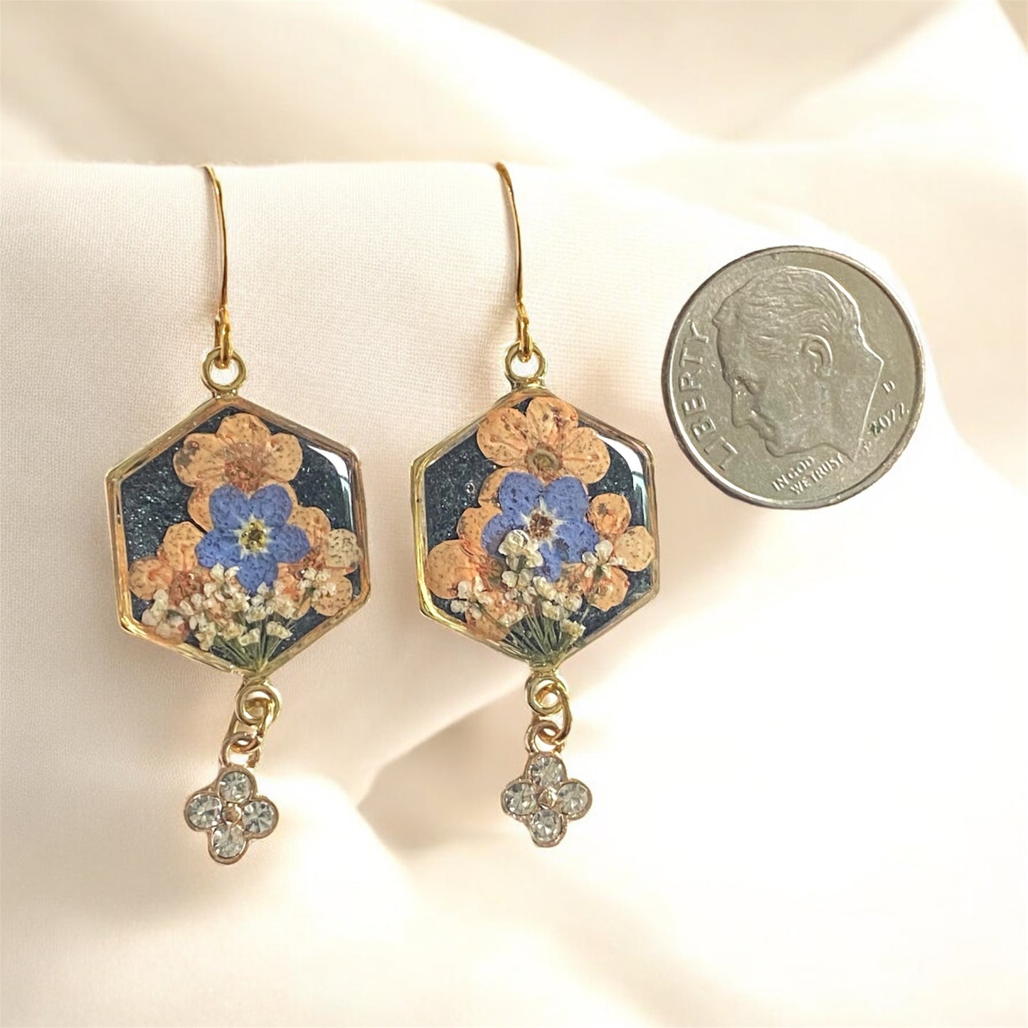 Black Colored Mica Powder with Queen Anne’s Lace, Orange Plum Blossoms, and Blue Forget-Me-Nots with a Rhinestone Charm