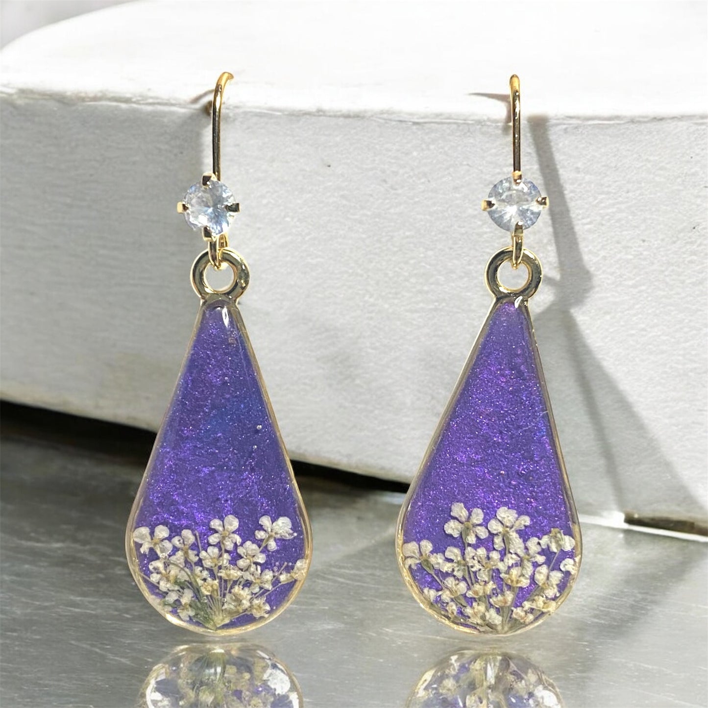 Purple Colored Mica Powder with Queen Anne’s Lace