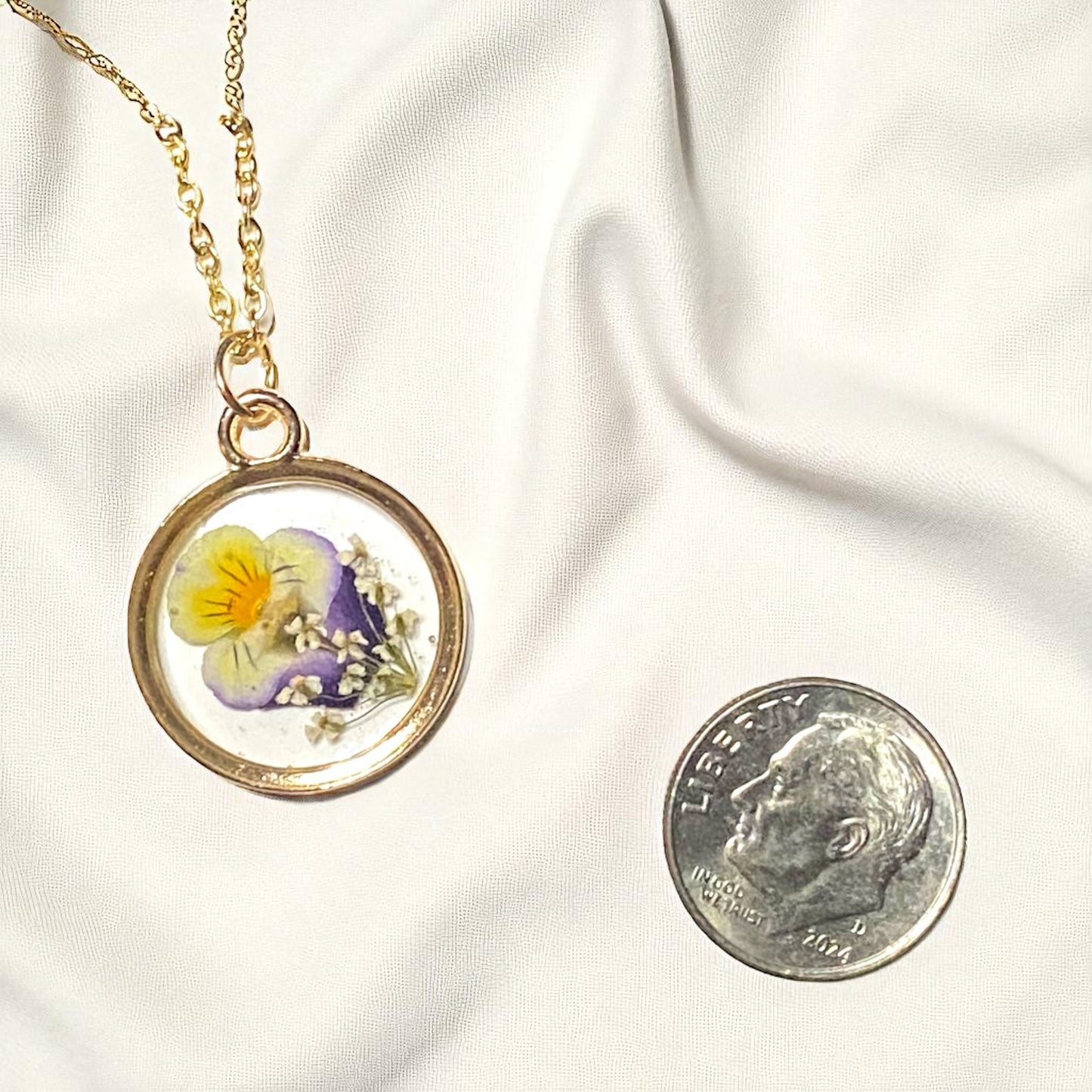 Dainty Pansy with Queen Anne’s Lace Necklace