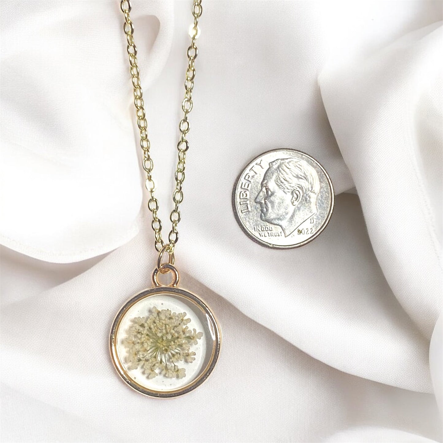 Dainty Queen Anne’s Lace Flower Necklace