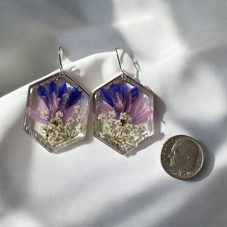 Blue and Pink Fairy Fan Flowers with Queen Anne’s Lace