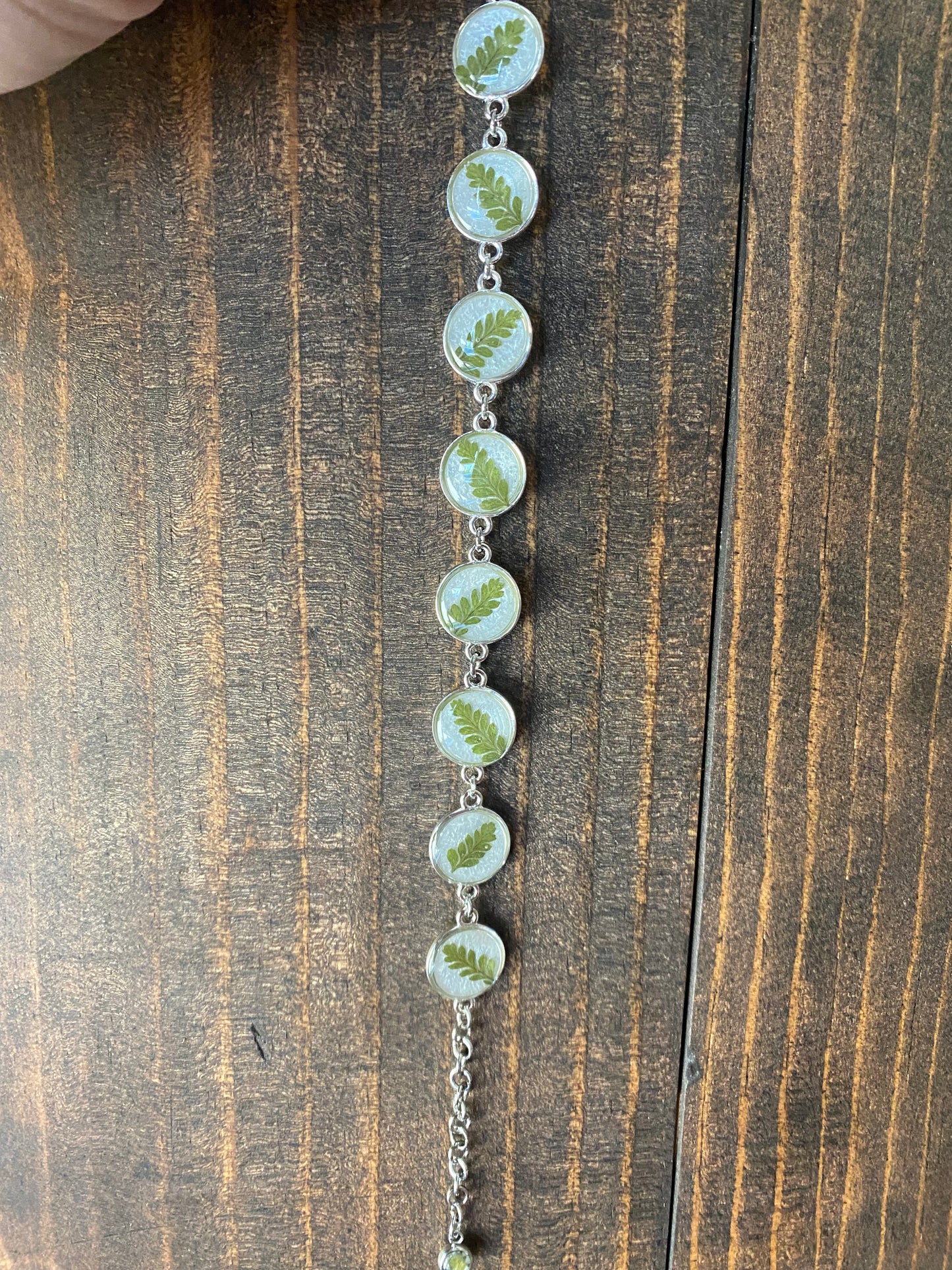 Opal colored Mica Powder with Dry Pressed Fern