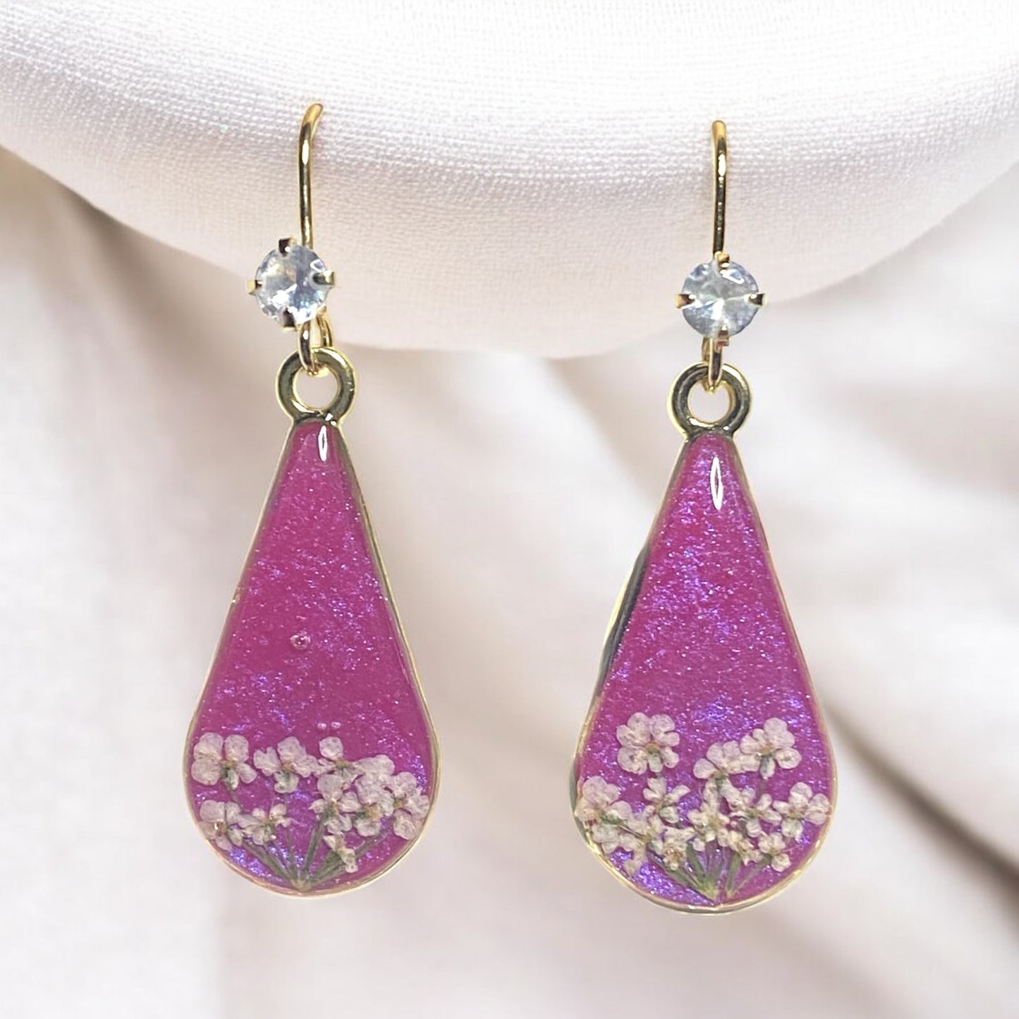 Wisteria Pink Colored Mica Powder with Queen Anne’s Lace