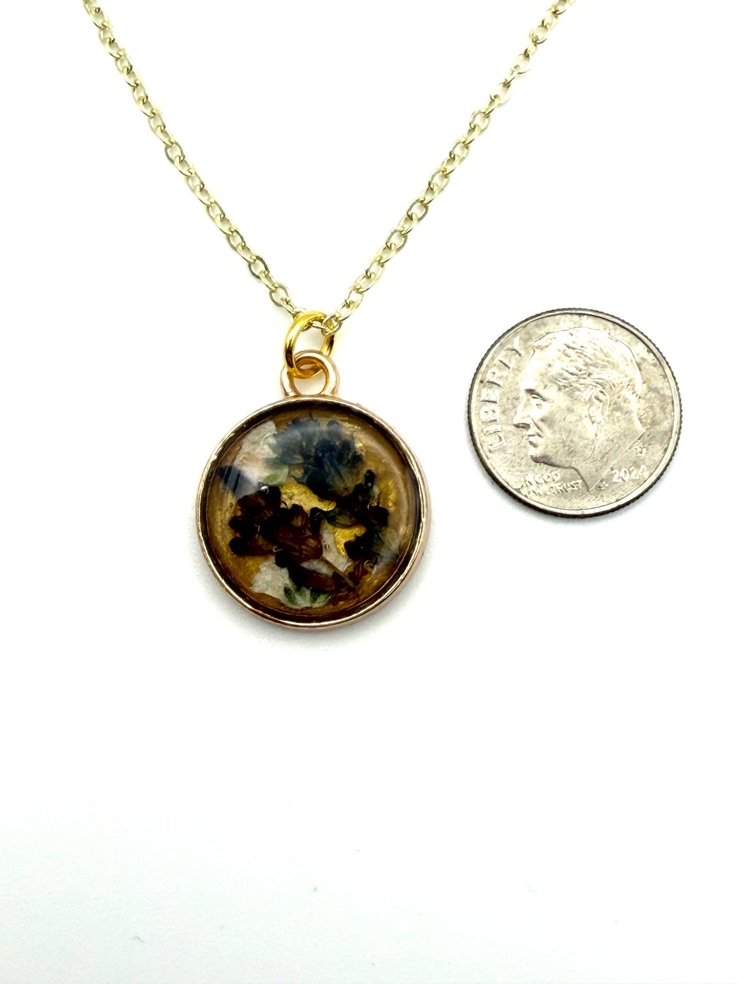 Gold Colored Mica Powder with Lavender, and Baby’s Breath