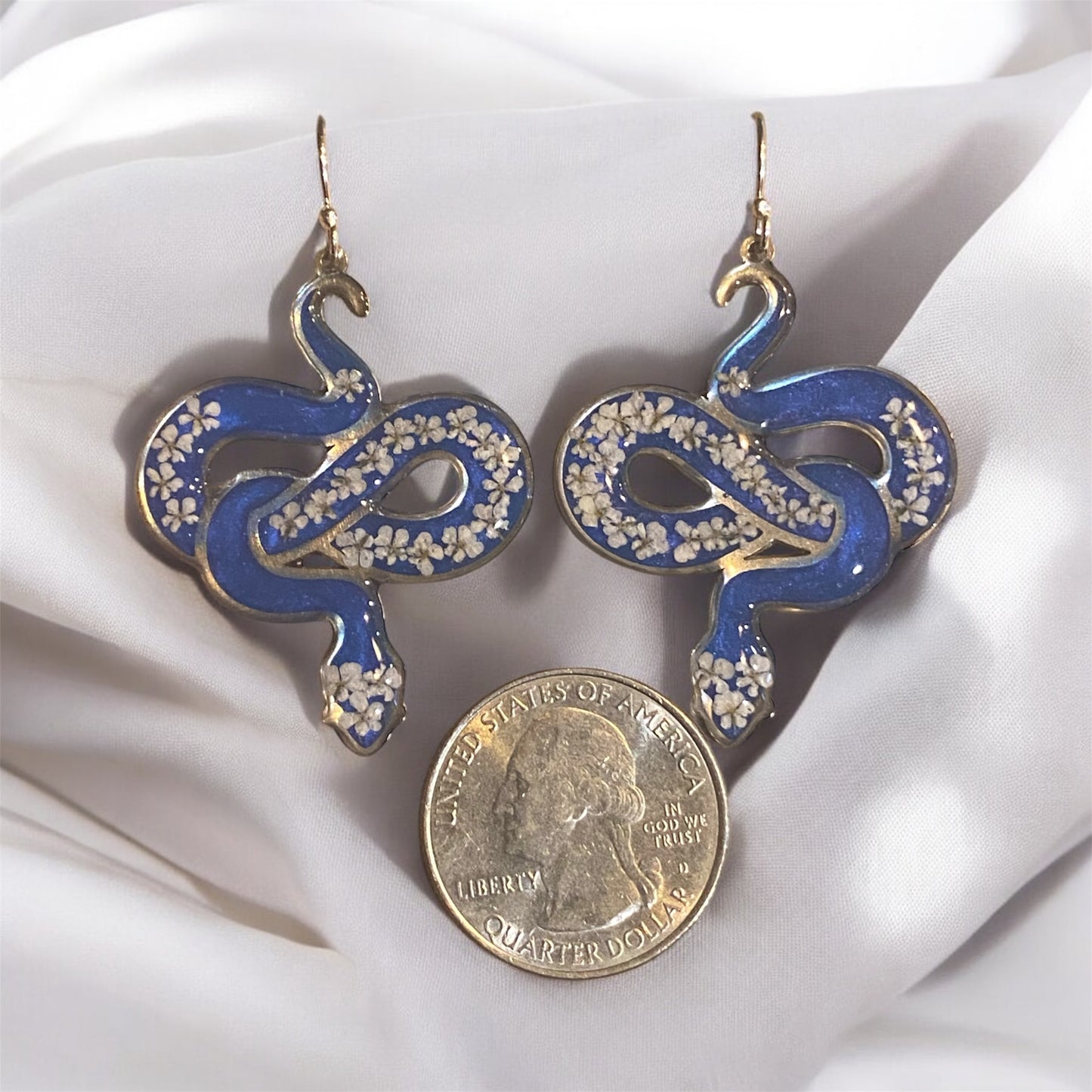 Snake Bezels with Dry Pressed pieces of Queen Anne’s Lace with Electric Blue Mica Powder