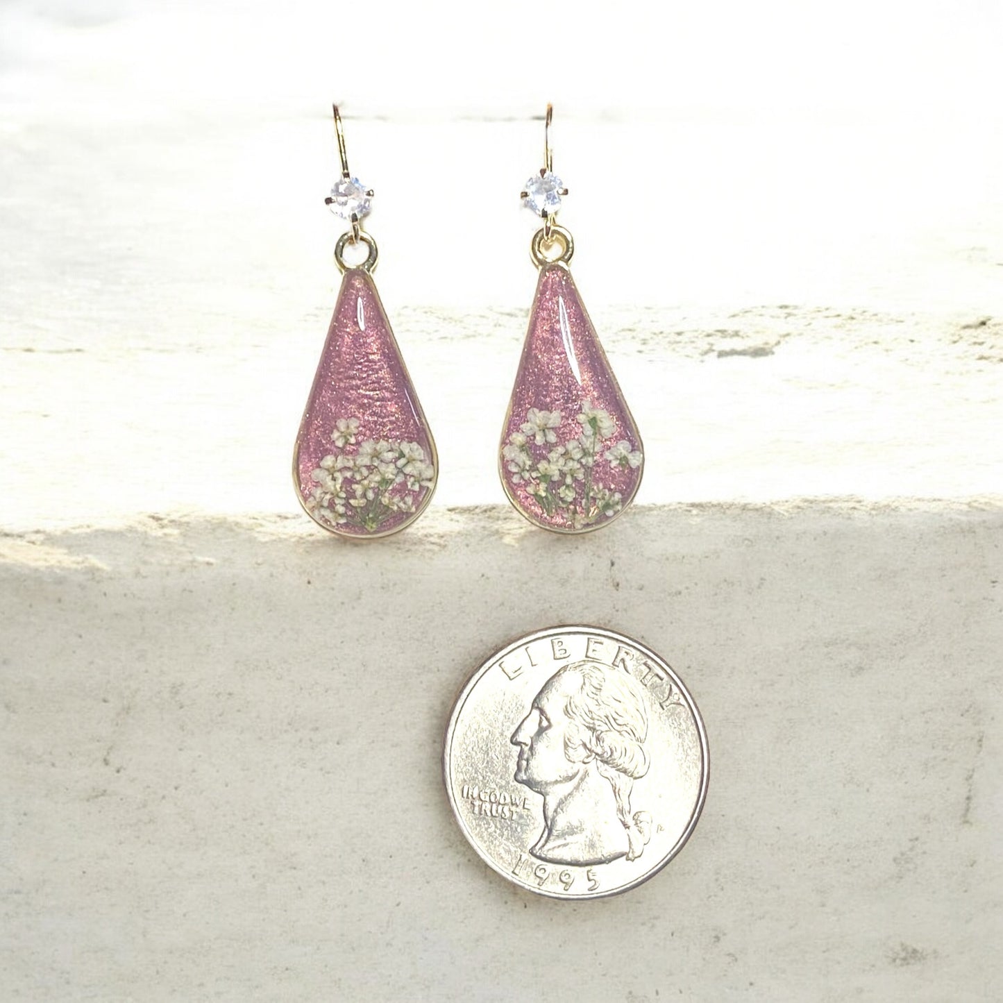 Dark Scarlet Colored Mica Powder with Queen Anne’s Lace