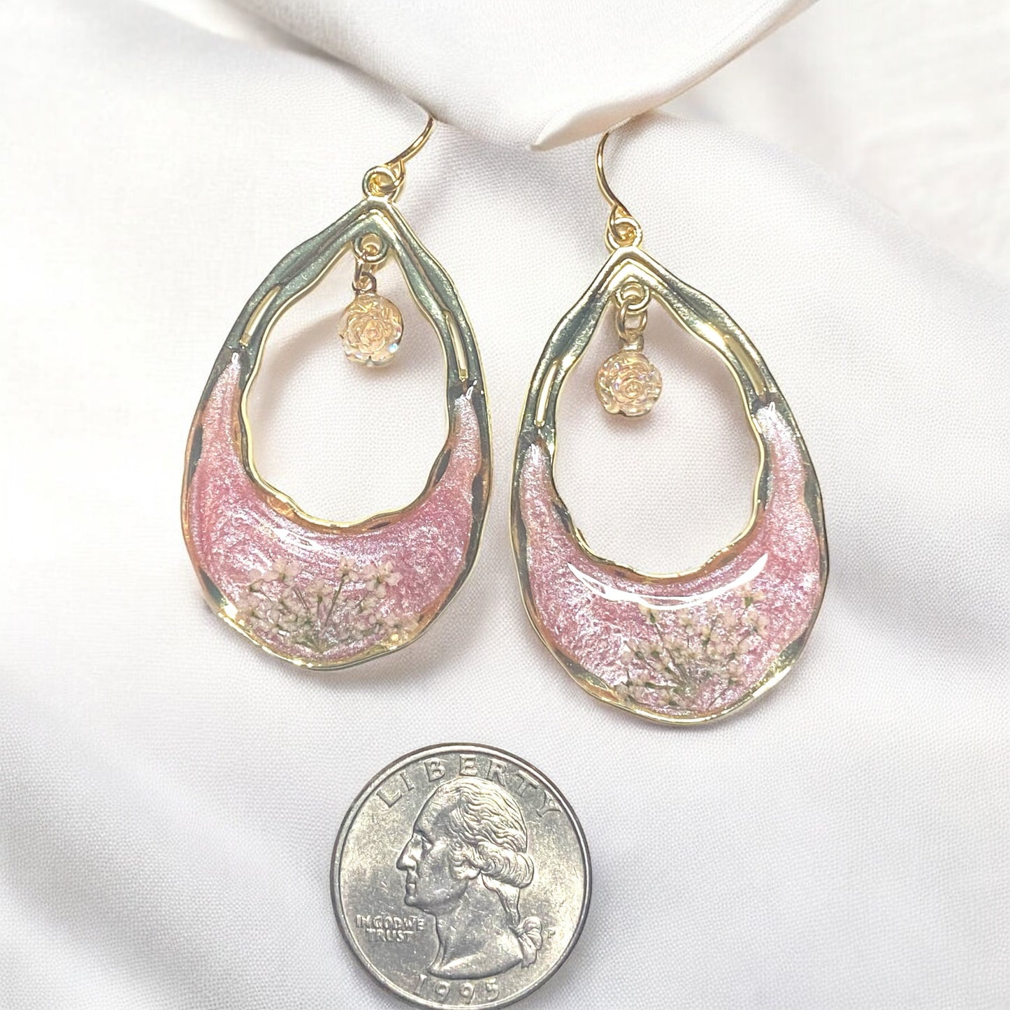 Light Pink Colored Mica Powder with Queen Anne’s Lace