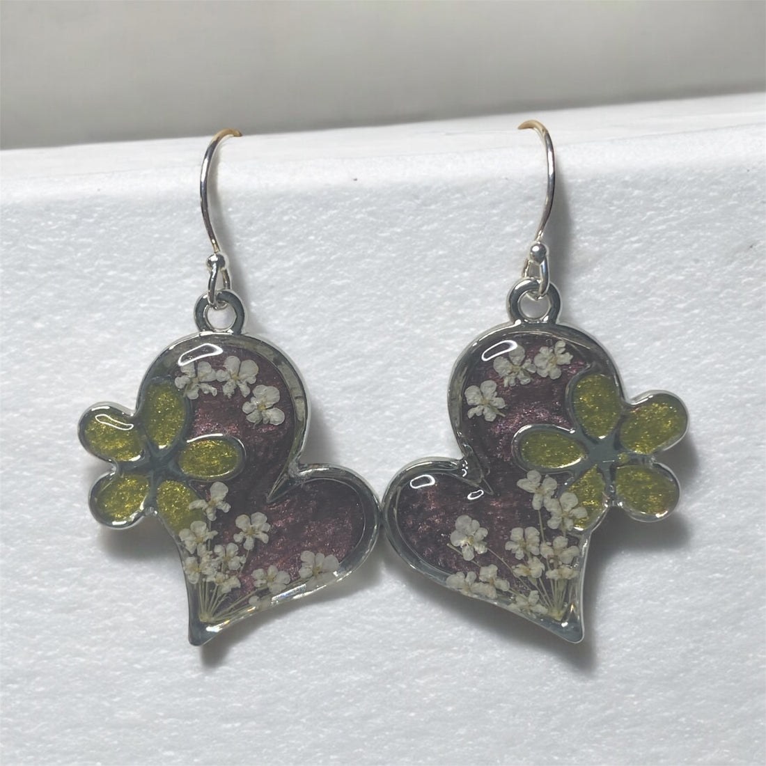 Celebrate Love with Our Valentine’s Day Collection: Heart-Shaped Bezels Featuring Real Pressed Flowers