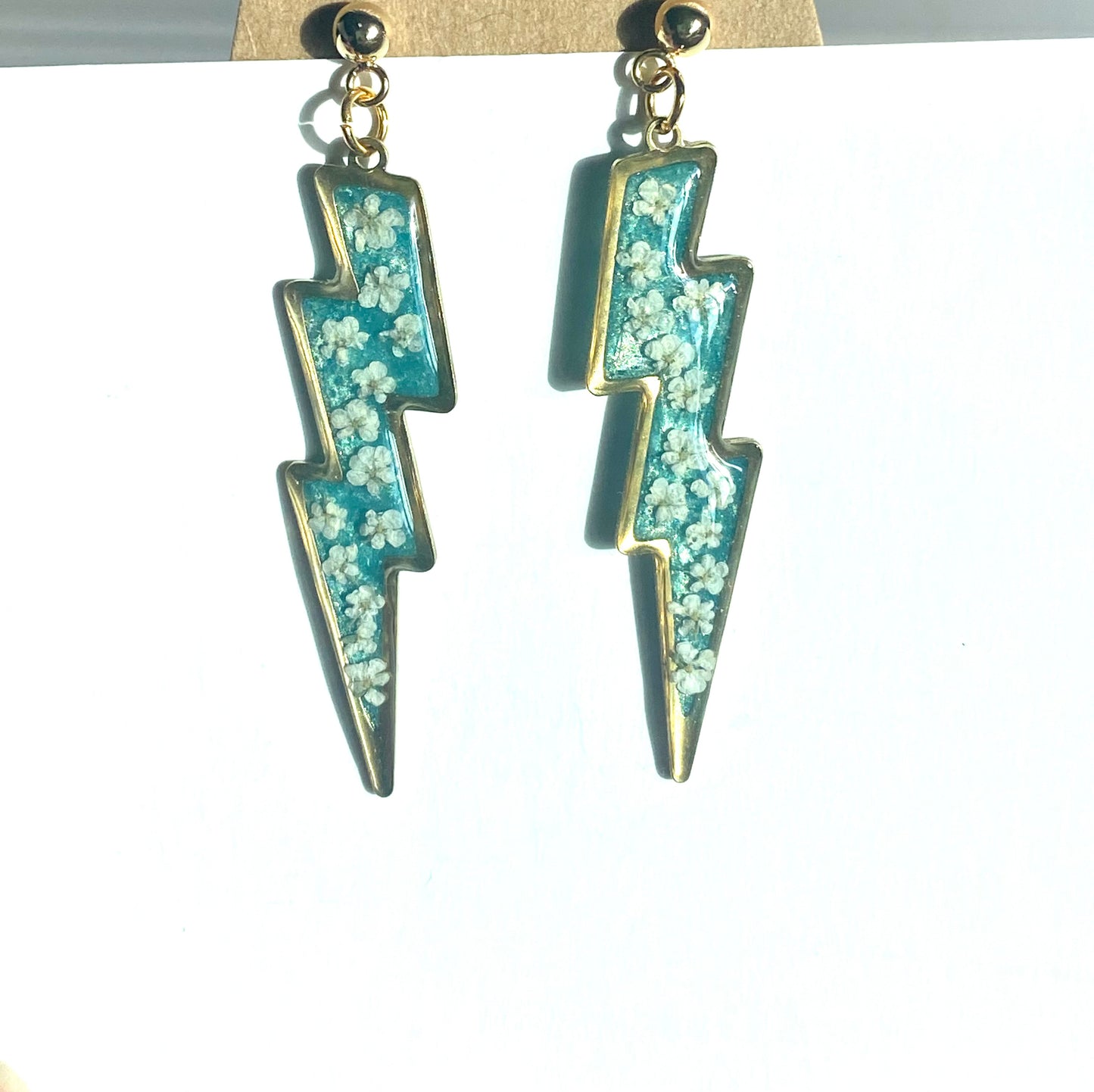 Teal Lightening Blots with Pieces of Queen Anne’s Lace