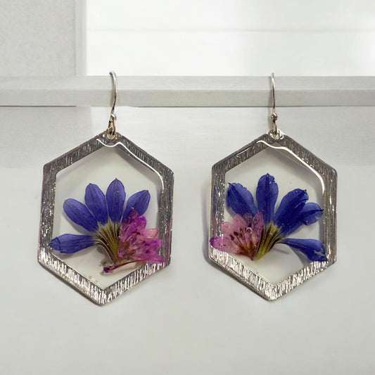 Purple-Blue Fairy Fan Flower with Pink Flowers