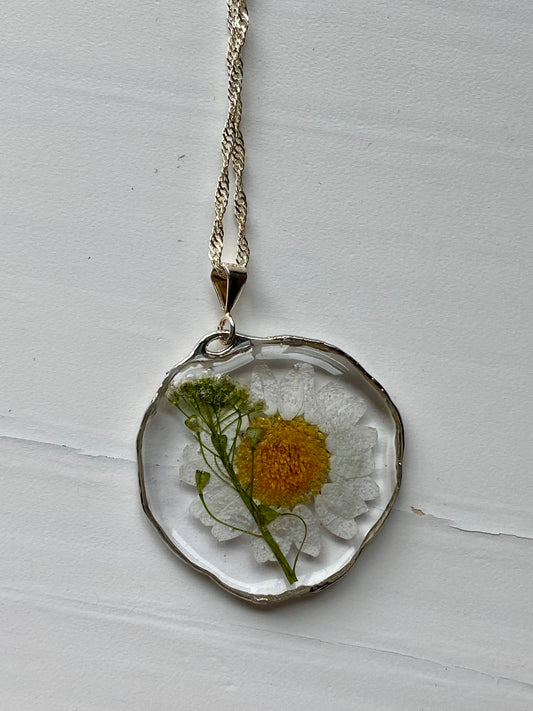 Daisy Necklace
