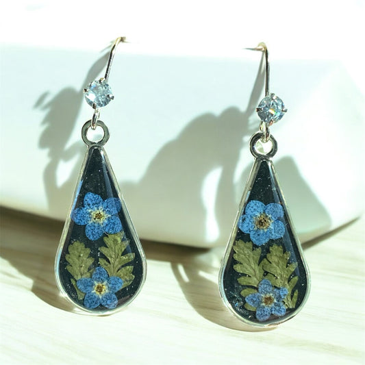 Black Colored Mica Powder Blue Forget-Me-Nots and Fern