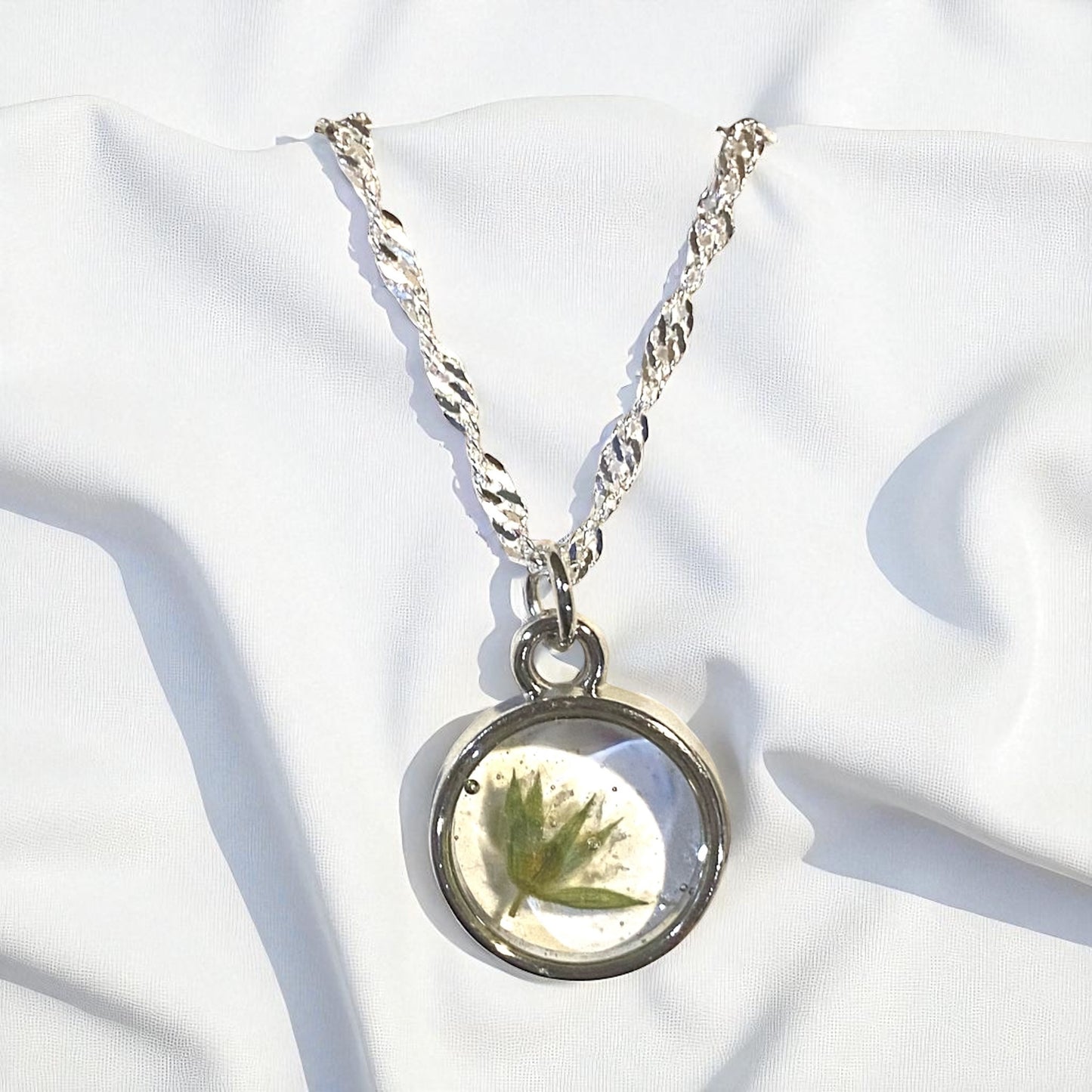 Silver Colored Dainty Necklace with Wild