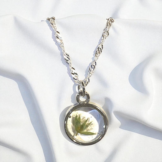Silver Colored Dainty Necklace with Wild