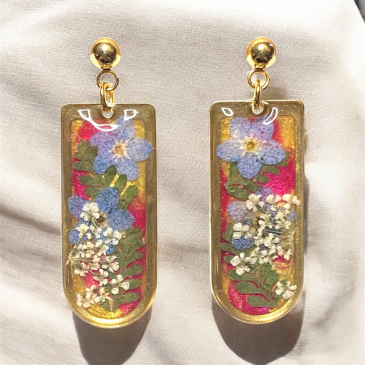 Gold/Pink Mica Powder with Queen Anne’s Lace, Fern and Blue Forget-Me-Nots