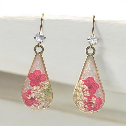 Opal/White Colored Mica Powder with Red Plum Blossoms and Queen Anne’s Lace