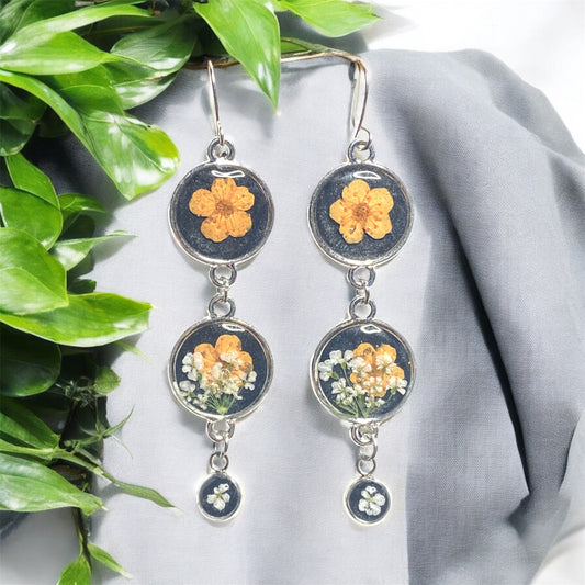 Black Colored Mica Powder Dangle Earrings with Orange Plum Blossoms and Queen Anne’s Lace
