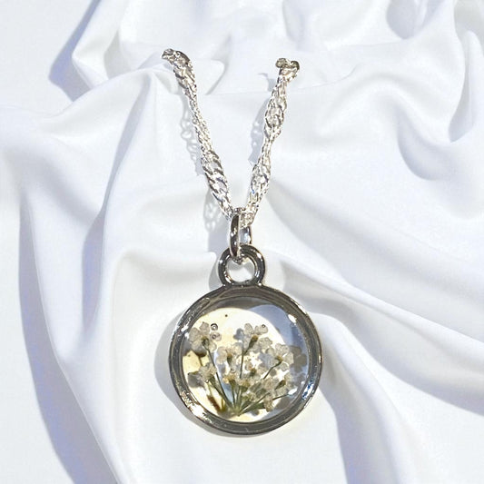 Silver Colored Dainty Necklace with Queen Anne’s Lace