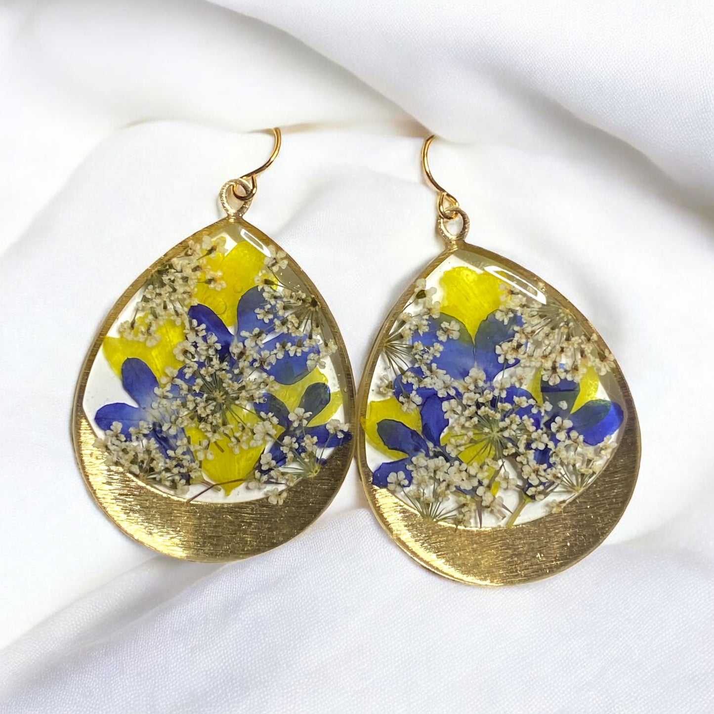 Lobelia, Yellow Flower Petals, and Queen Anne’s Lace