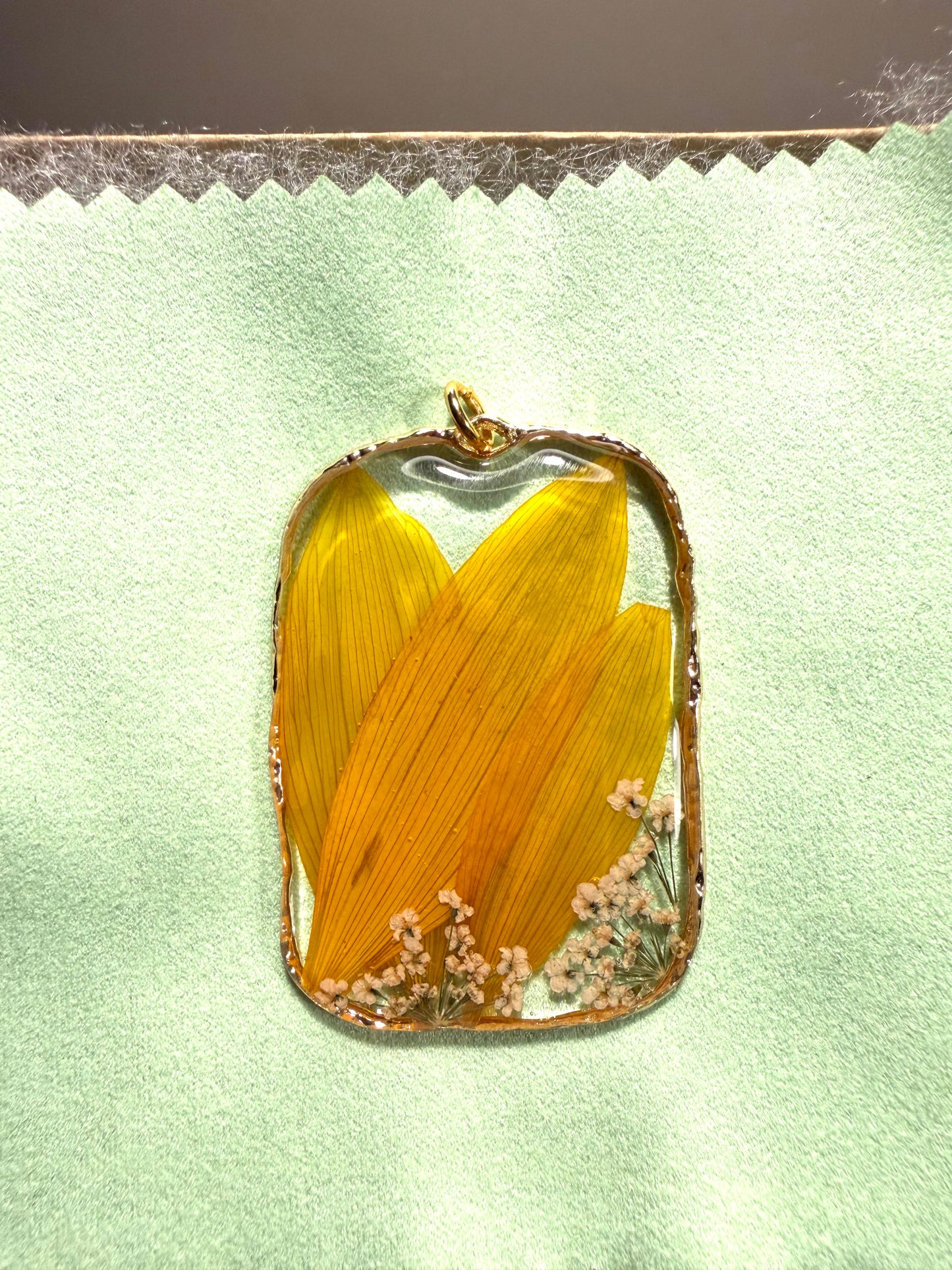 Sunflower Petals with Queen Anne’s Lace