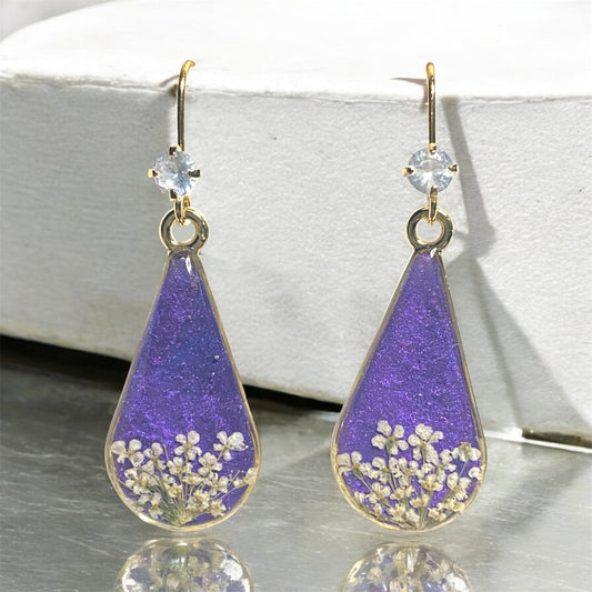 Purple Colored Mica Powder with Queen Anne’s Lace
