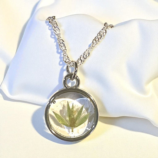 Silver Colored Dainty Necklace with Wild Flower