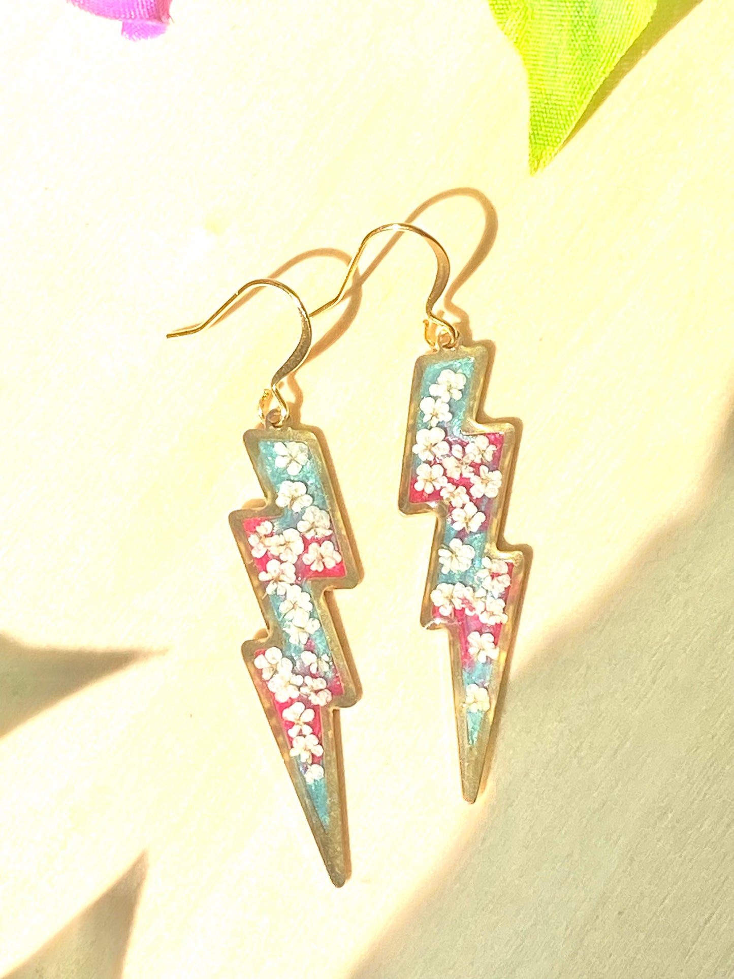 Teal and Pink Lightening Blots with Pieces of Queen Anne’s Lace