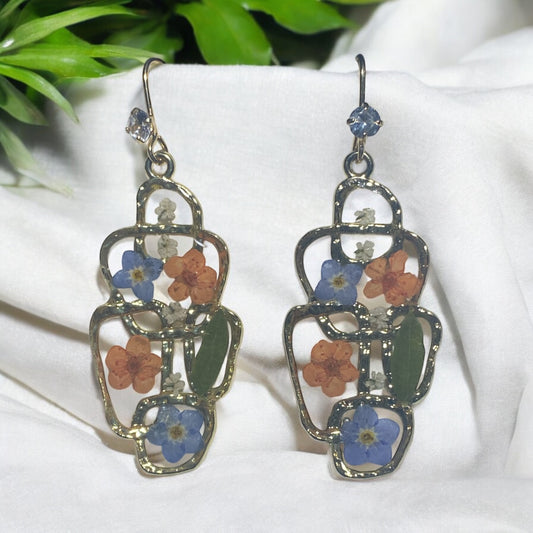 Blue Forget-Me-Not’s, Orange Plum Blossoms and pieces of Queen Anne’s Lace