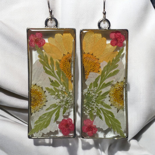 Split Yellow and White Daisies with Queen Anne’s Lace, Red Plum Blossoms and Fern