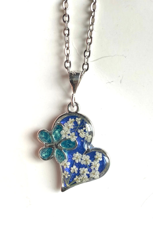 Teal and Blue Mica Powder with Queen Anne’s Lace