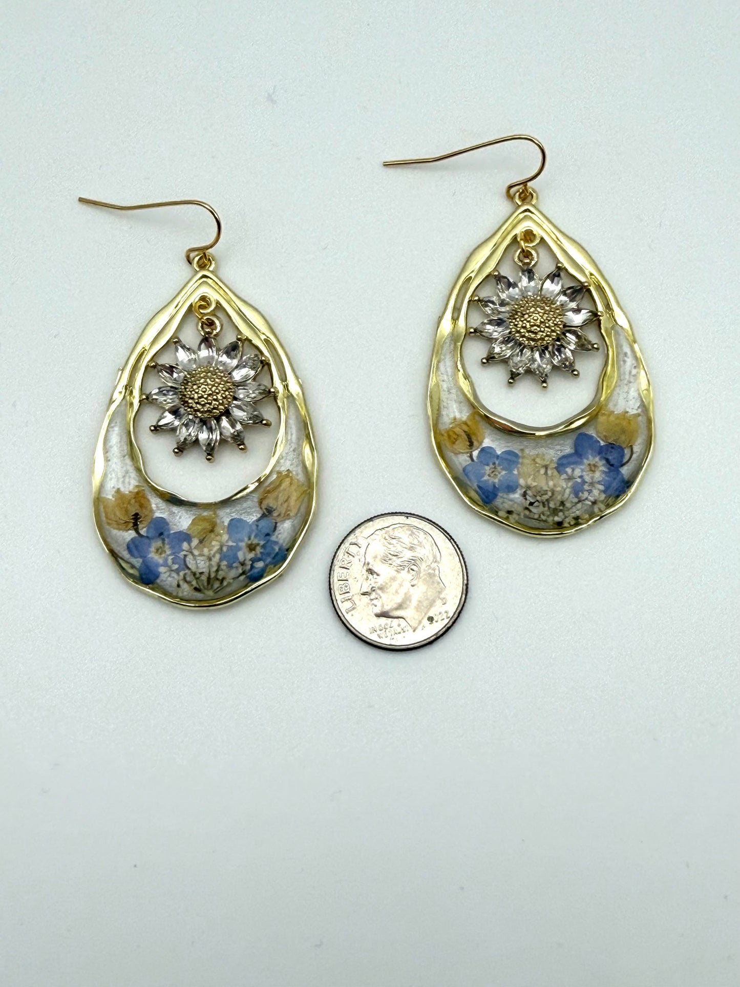 Opal Mica Powder, Forget-Me-Nots, Lily of the Valley, and Queen Anne’s Lace with Sunflower Charms