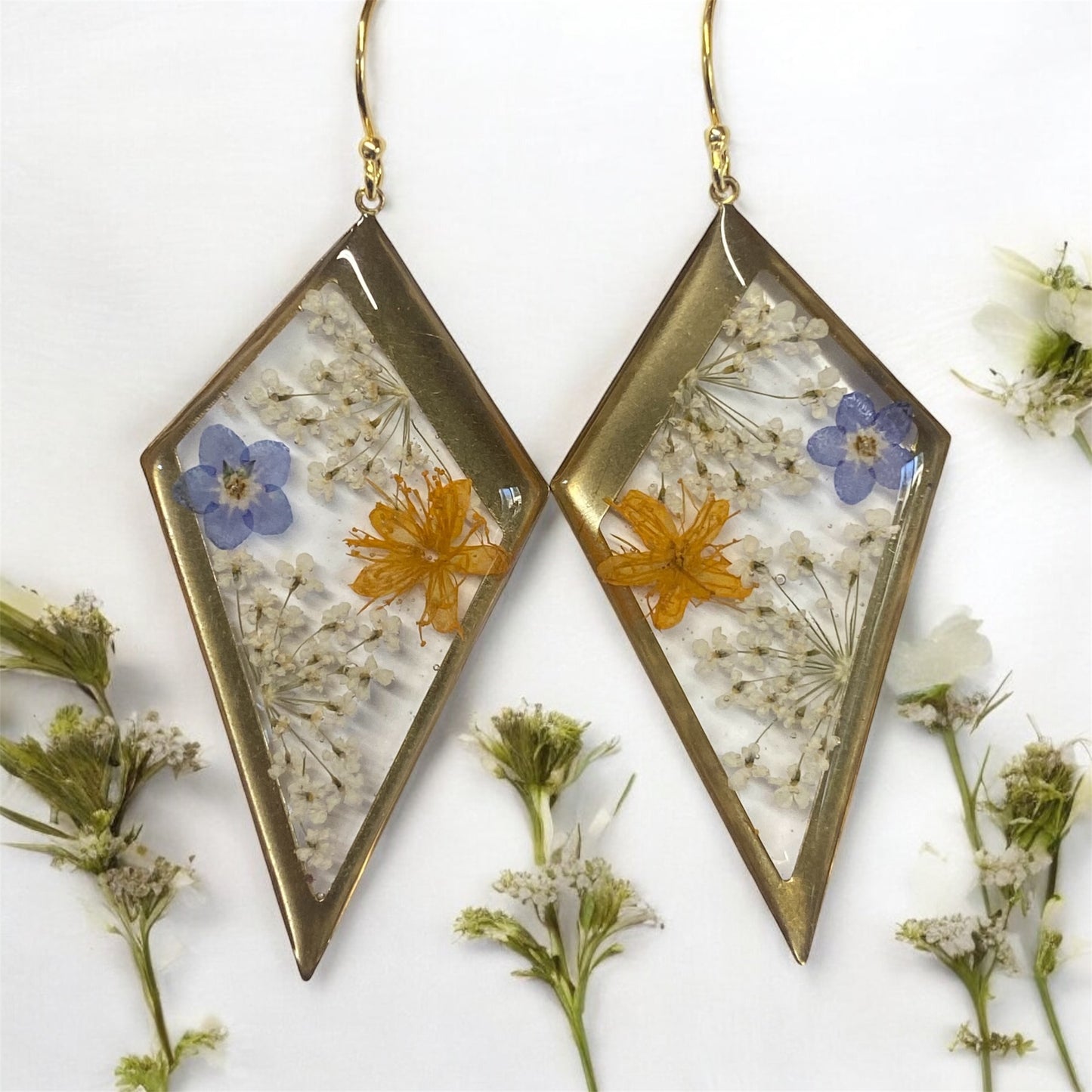 Blue Forget-Me-Nots, Orange SweetLeaf with Queen Anne’s Lace