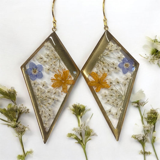 Blue Forget-Me-Nots, Orange SweetLeaf with Queen Anne’s Lace