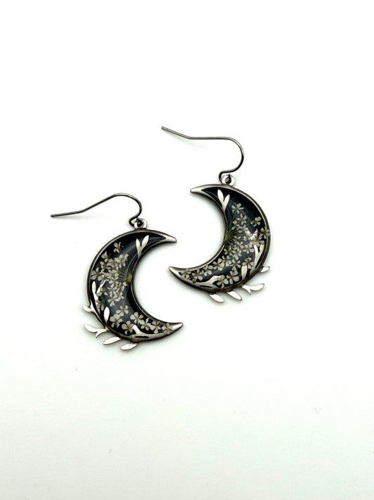 Black Crescent Moons