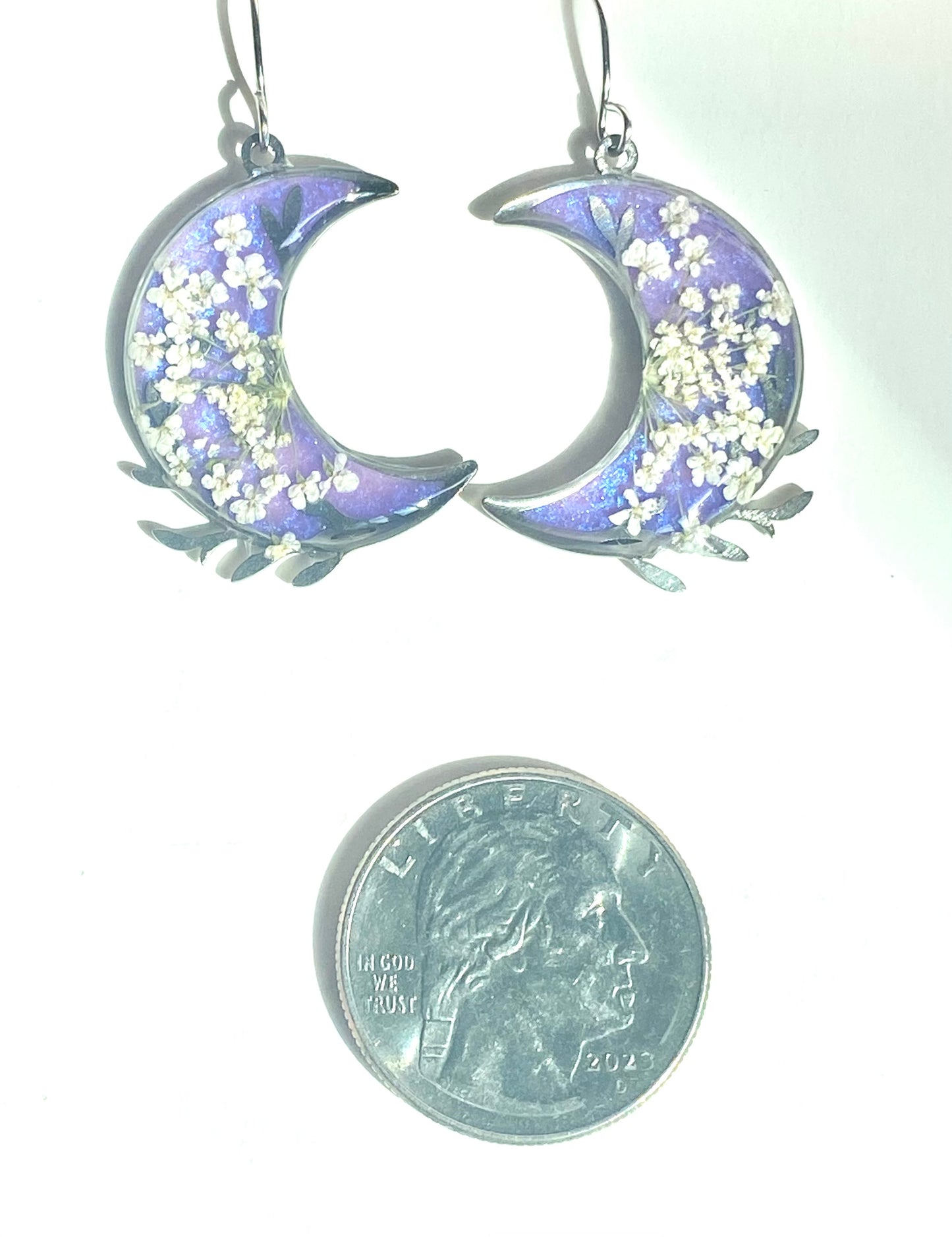 Blue/Purple Mica Powder with Queen Anne’s Lace