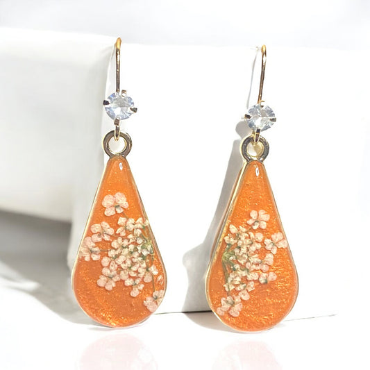 Orange Colored Mica Powder with Queen Anne’s Lace