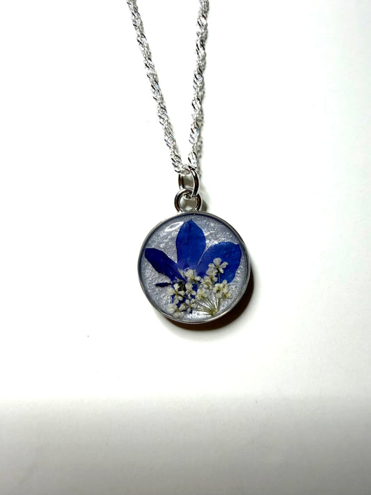 Opal Colored Mica Powder with Blue Lobelia and Queen Anne’s Lace