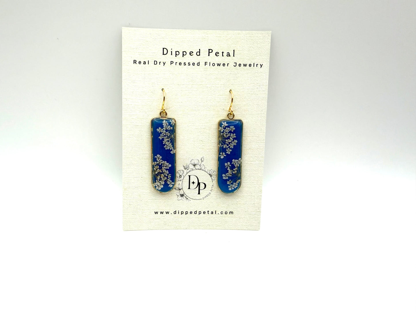 Bright Blue Mica powder with Queen Anne’s Lace