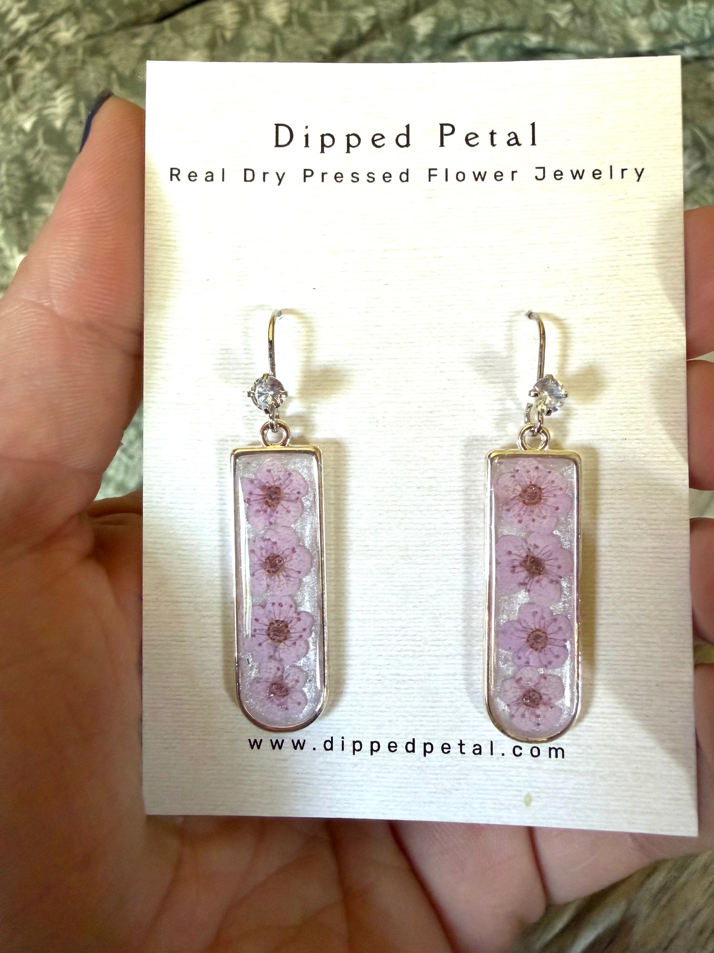 Opal/White Colored Mica Powder with Light Purple Plum Blossoms