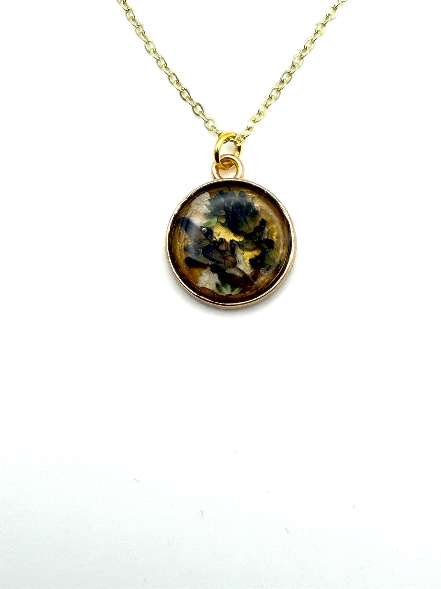 Gold Colored Mica Powder with Lavender, and Baby’s Breath