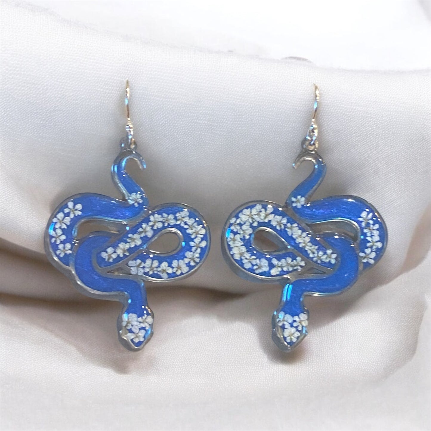 Snake Bezels with Dry Pressed pieces of Queen Anne’s Lace with Electric Blue Mica Powder