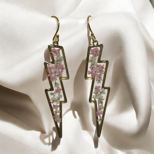 Lightening Bolts filled with pieces of Pink and White Queen Anne’s Lace