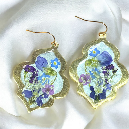 White/Opal Colored Mica Powder with Violets, Blue Forget-Me-Nots, Purple Plum Blossoms and Queen Anne’s Lace