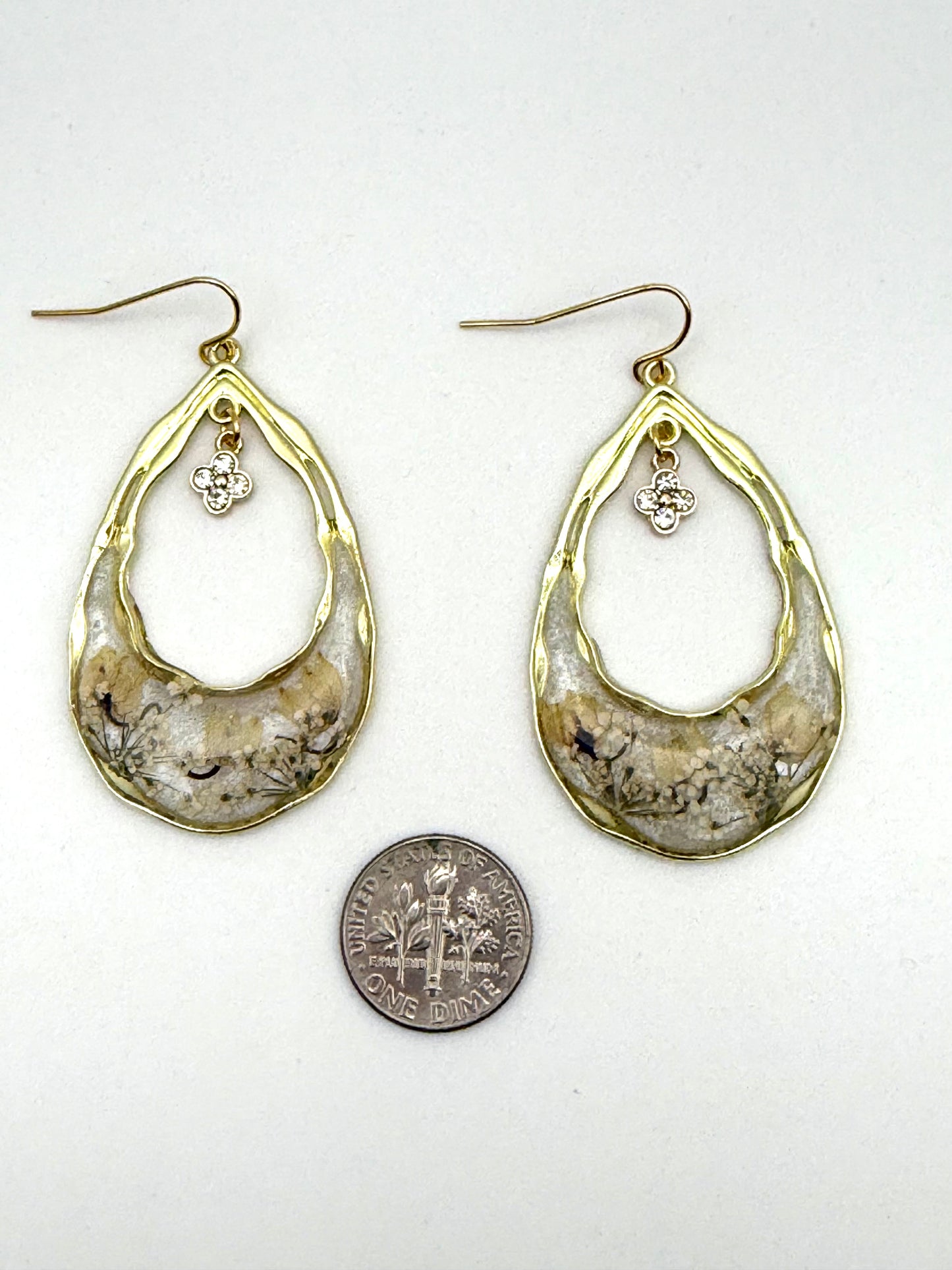 Opal Mica Powder with Lily of the Valley and Queen Anne’s Lace with a Charm