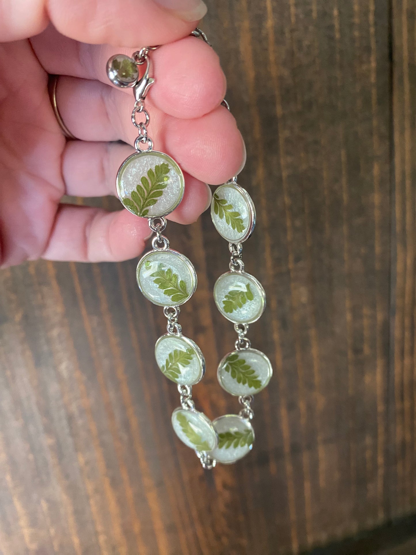 Opal colored Mica Powder with Dry Pressed Fern