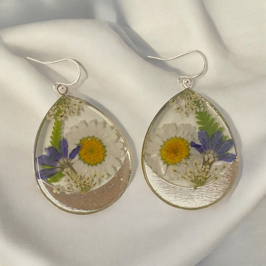 Blue Fairy Fan, Daisies, Dry Pressed Fern with Queen Anne’s Lace
