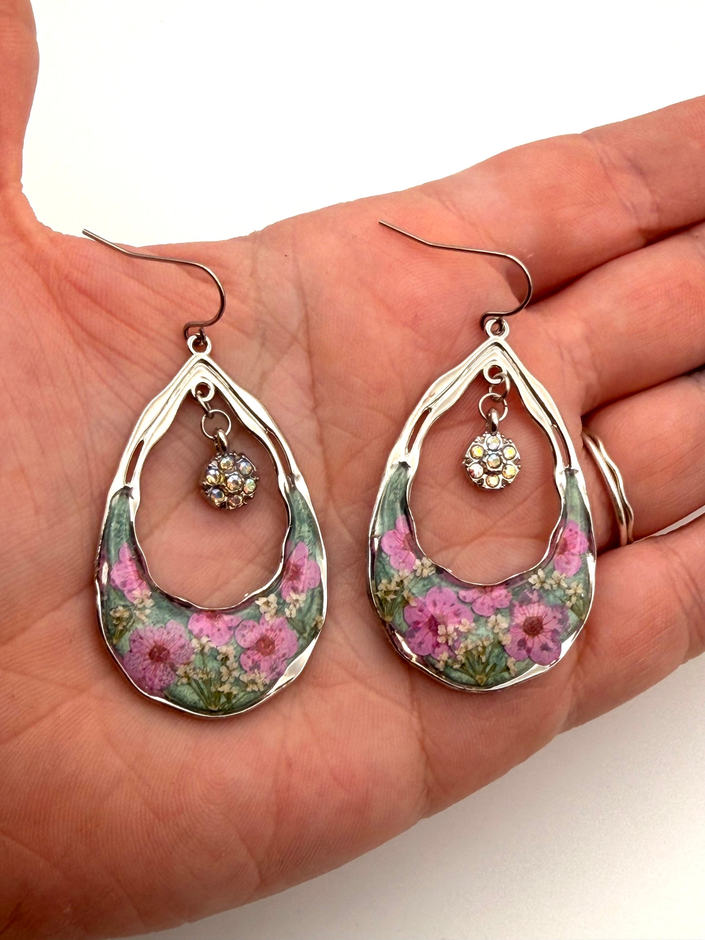 Teal Mica Powder with Pink Plum Blossoms, and Queen Anne’s Lace