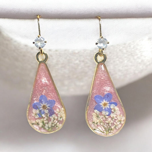 Light Pink Colored Mica Powder with Blue Forget-Me-Nots and Queen Anne’s Lace