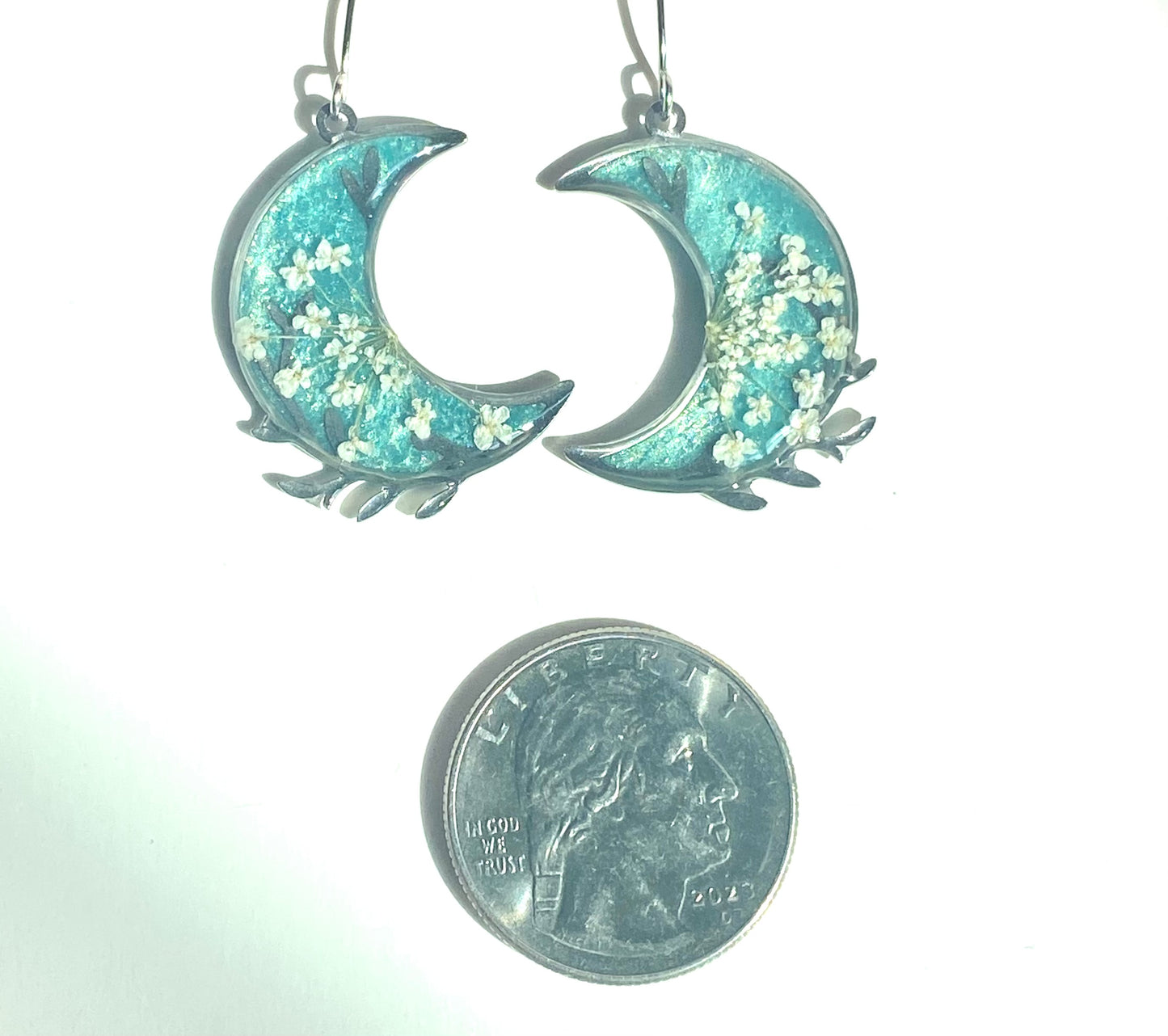 Teal Mica Powder with Queen Anne’s Lace